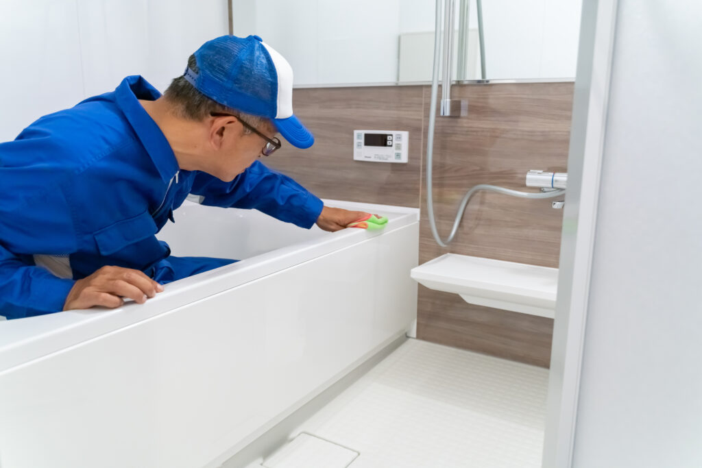 Thorough removal of water stains and dirt in bathtub cleaning by professional staff