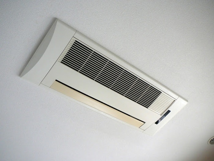 業務用エアコンクリーニング・天井埋め込み型1方向タイプの清掃サービス